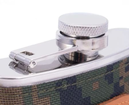 Фляга Следопыт оплетка из oxford camo pixel 280 мл